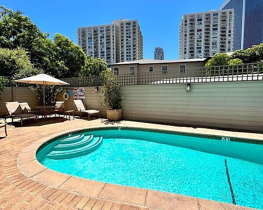 3rd image of 407 S Spalding Dr APT 5