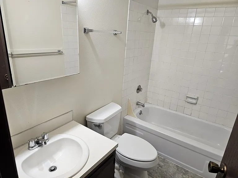 11023 Greenwood Ave N #4 — Photo 10