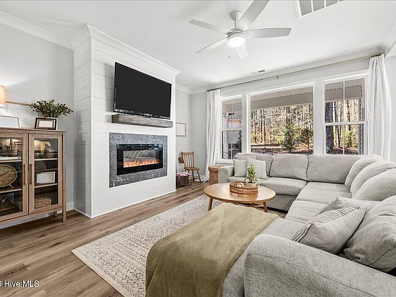 4th image of 701 Sunset Drive