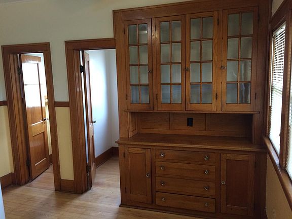 Cabinets/Pantry