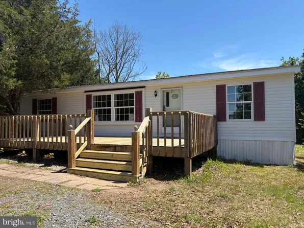 242 Rankin Ln, Berkeley Springs, WV 25411