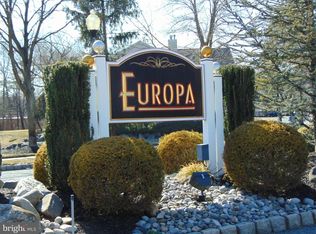 35 Buckingham Pl, Cherry Hill, NJ 08003
