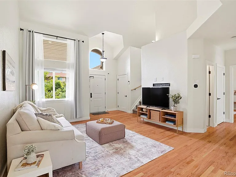 3501 S Ivanhoe St — Photo 5