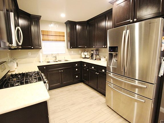 4th image of 607 E 246th St