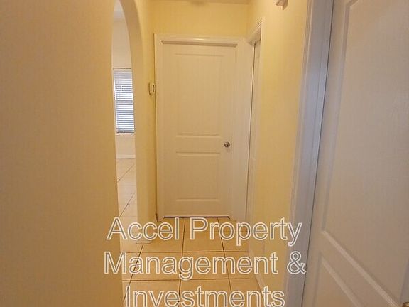 5th image of 4909 N Cypress St
