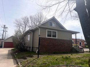 2111 Maddy Ln, Keego Harbor, MI 48320