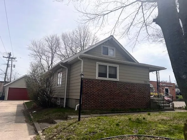 2111 Maddy Ln, Keego Harbor, MI 48320