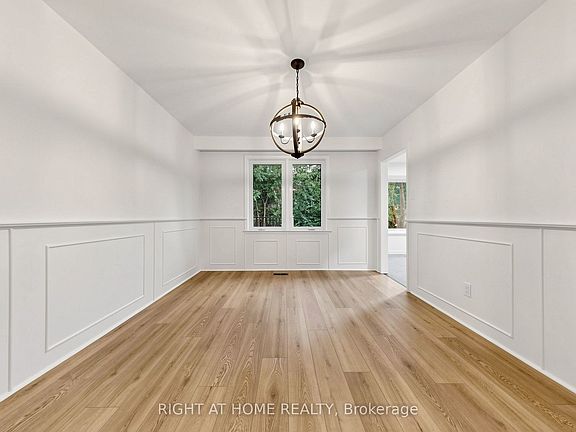 3rd image of 6 Colonnade Rd