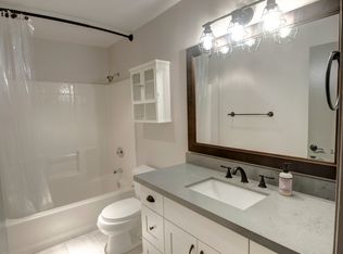 2017 Eastlake Ave E APT 201, Seattle, WA 98102