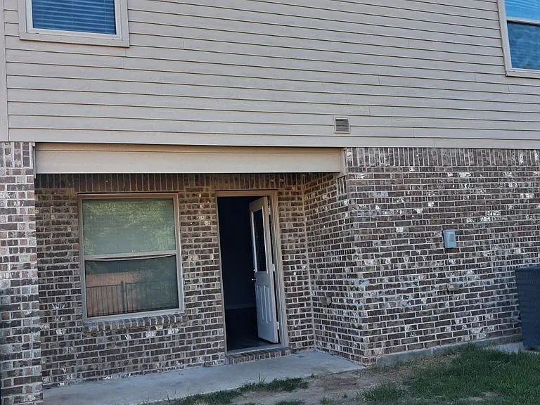 6816 Topaz Dr — Photo 17