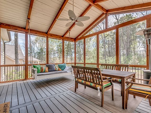 Screened-In Deck