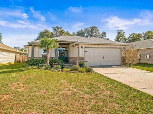 5677 Peach Dr, Pace, FL 32571