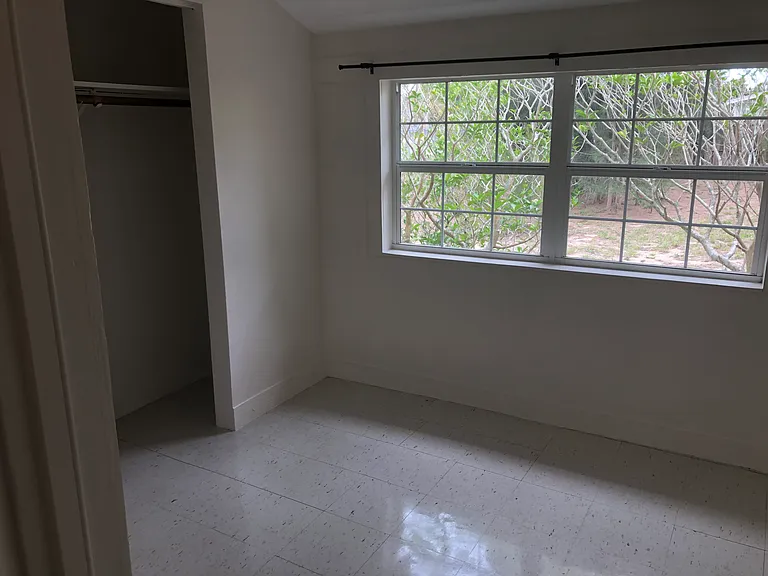 923 W Hill St — Photo 5