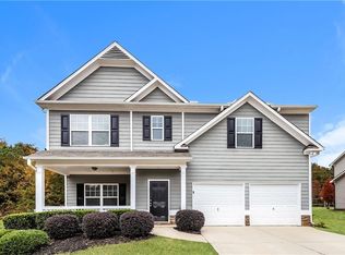 320 Fern Ct, Hoschton, GA 30548