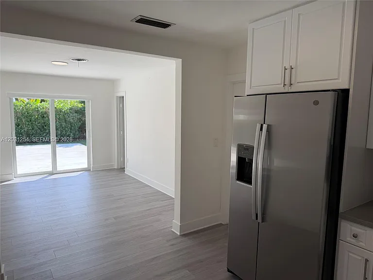 9020 SW 56th Ter — Photo 4