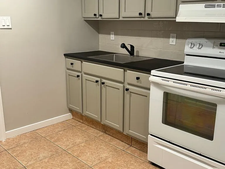 808 S 2nd St #1D — Photo 2