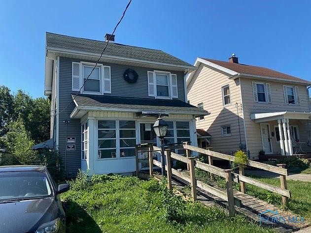 2nd image of 702 E Lake St