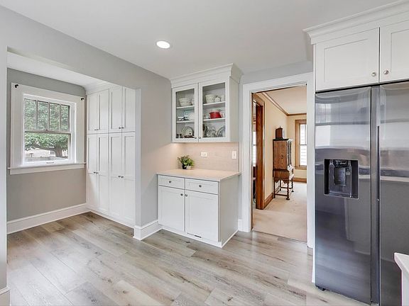 5th image of 634 N Prairie Ave