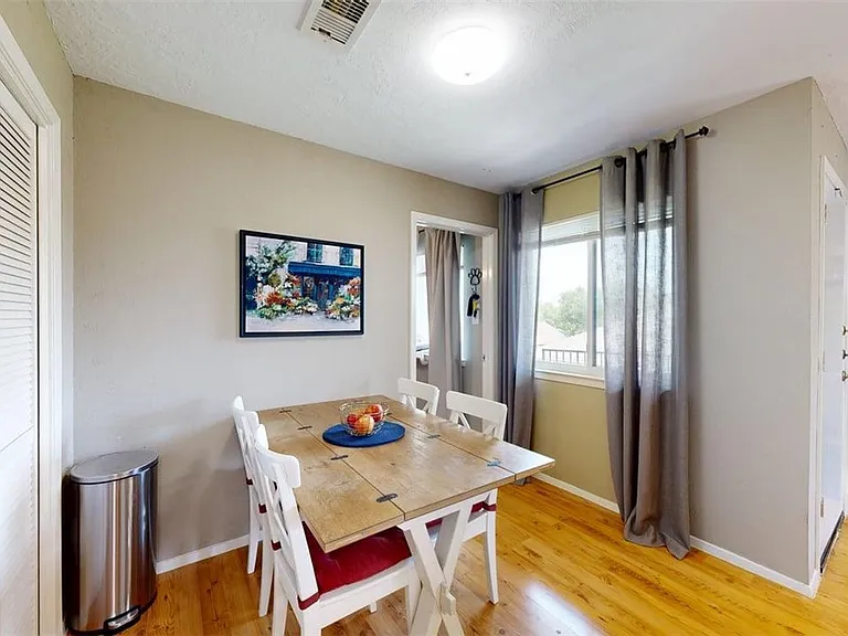 1901 Holleman Dr W #412 — Photo 8