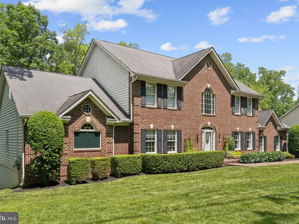 7802 Creekside View Ln, Springfield, VA 22153