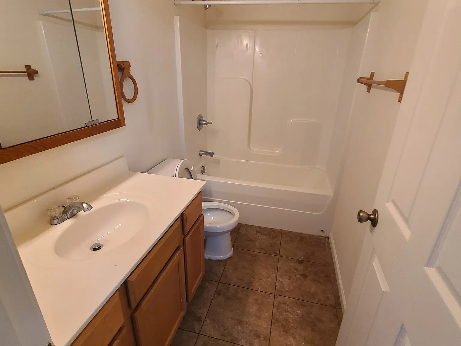 7 bed, $3,395 — Photo 4