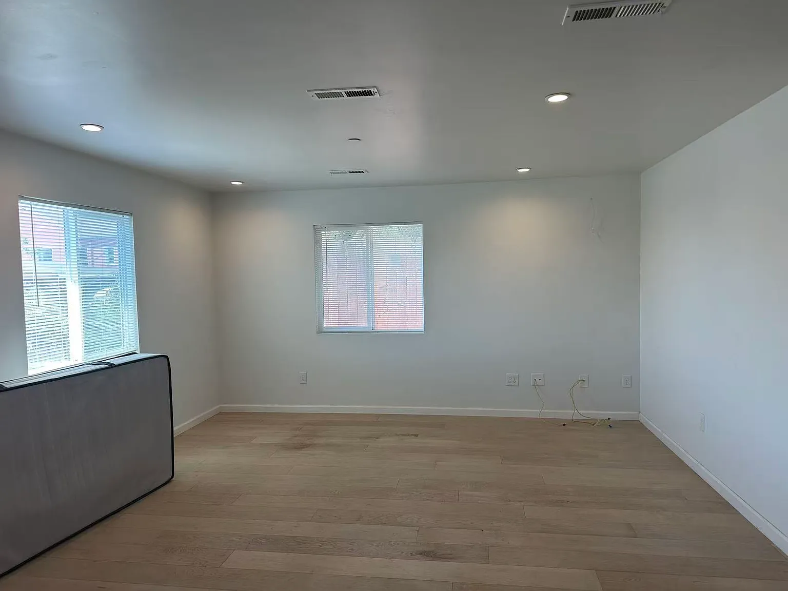 3 bed, 1280 sqft, $3,000 — Photo 1