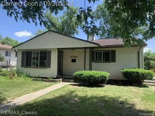 5349 Military Ave, Brighton, MI 48116