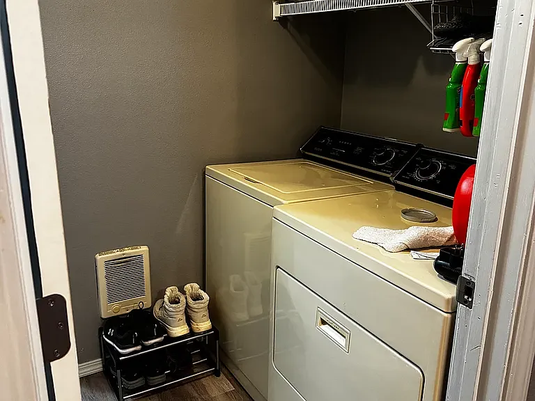 2057 N Cruze St — Photo 3