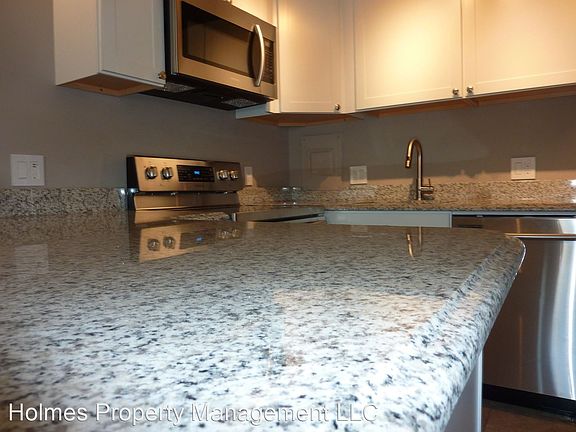5th image of 510 14th St APT 406