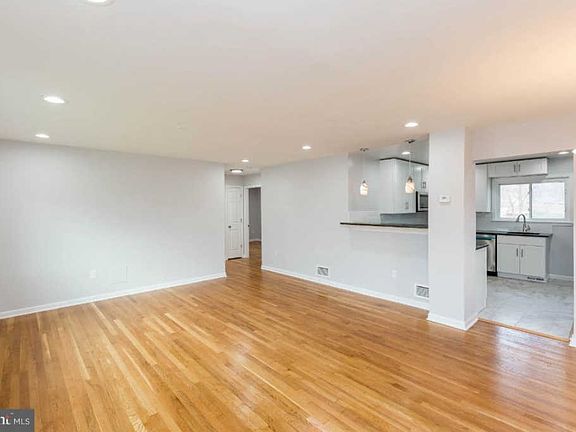 2nd image of 3531 Edwards St