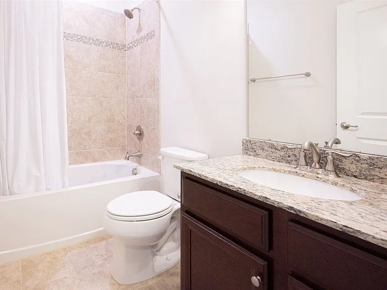 1006 Drayman Pl — Photo 23