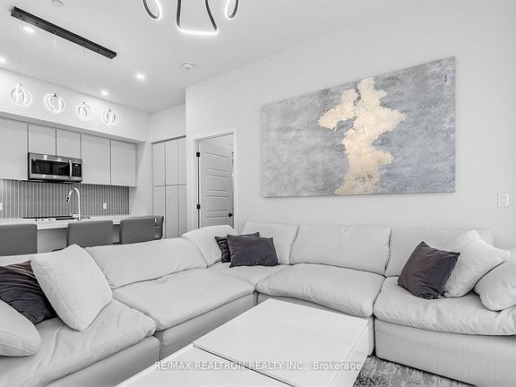 4th image of 415 Sea Ray Ave #121