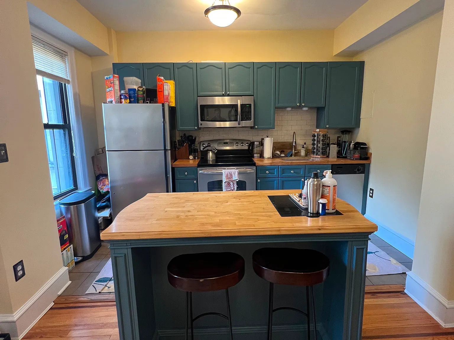 2 bed, 1158 sqft, $4,100 — Photo 2