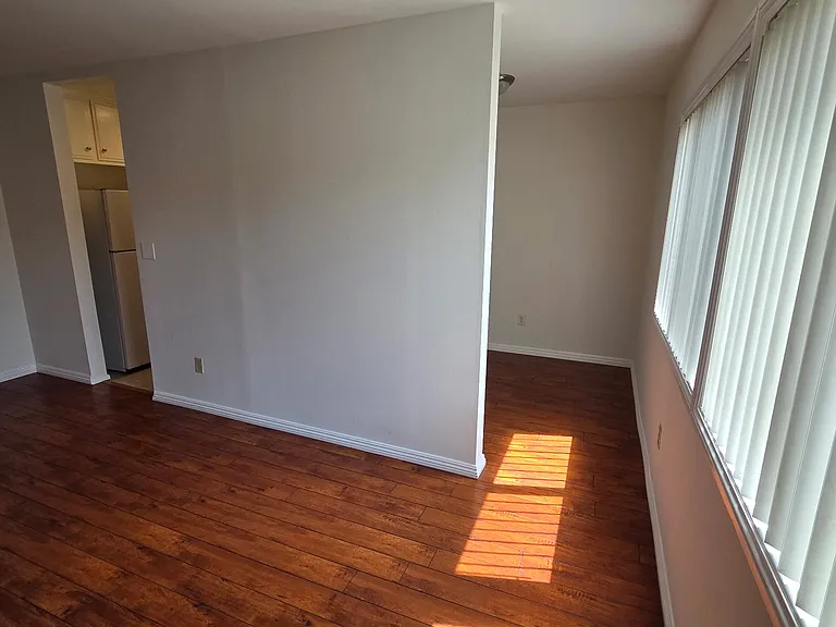 423 S Holt Ave #202 — Photo 9