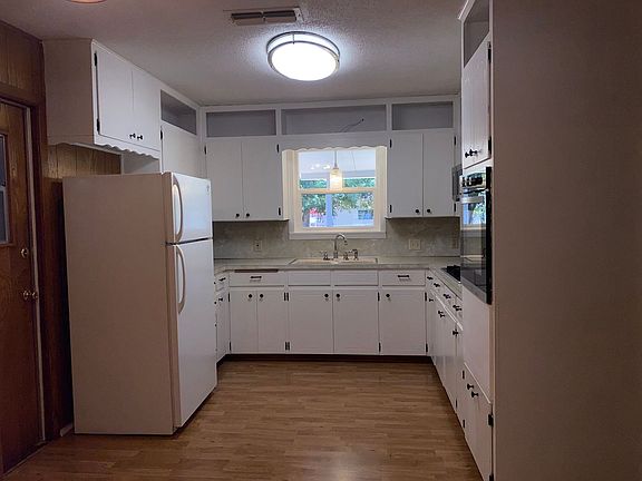 4th image of 2710 S 55th St