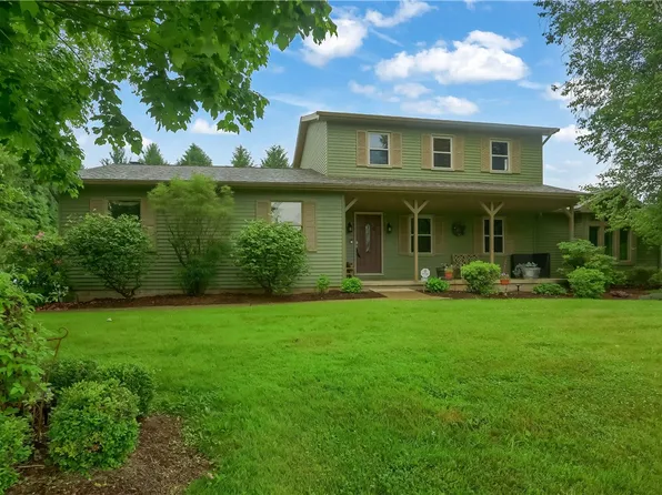 4729 Edinburg Rd, New Castle, PA 16102