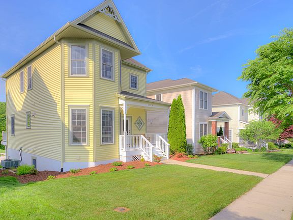 3rd image of 1703 Honeysuckle Dr