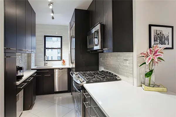 Sold by R New York | media 11