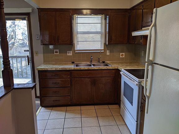 5th image of 12914 Beacon Ave