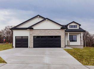 3208 SE Elkwood Ct, Ankeny, IA 50021