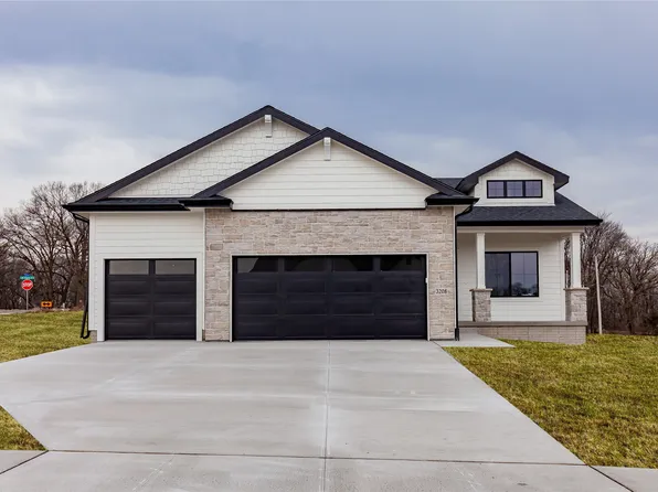 3208 SE Elkwood Ct, Ankeny, IA 50021