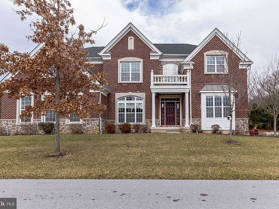 2nd image of 62 Molly Ln