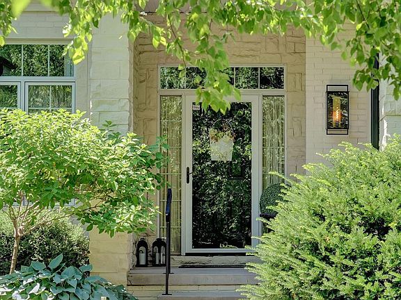 4th image of 9321 Thornwood Dr