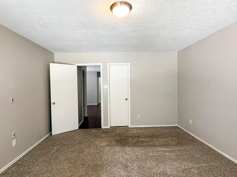 503 Willow West Dr — Photo 11