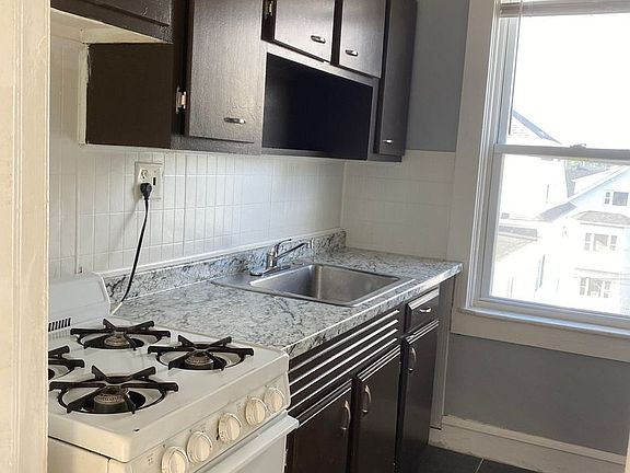 2nd image of 775 Plymouth Ave #3-R