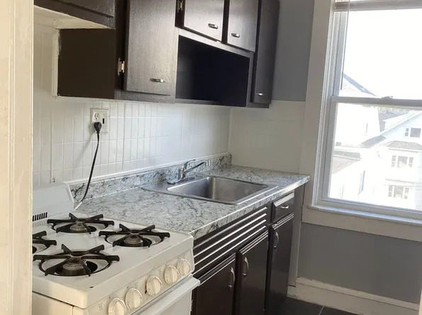 775 Plymouth Ave, 775 Plymouth Ave #3-R, Fall River, MA 02721