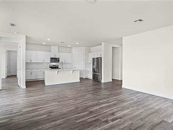 4th image of 8599 Bridgeport Bay Cir