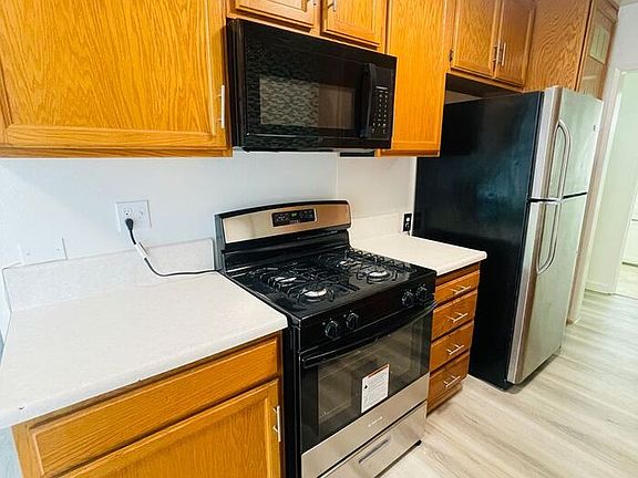 3rd image of 4345 Matilija Ave APT C
