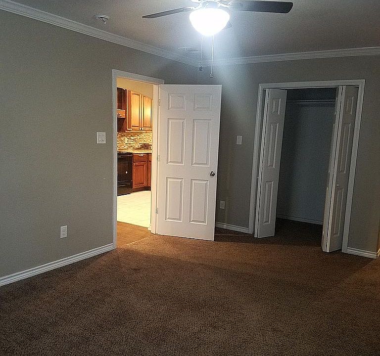1st image of 15 Linwood Dr