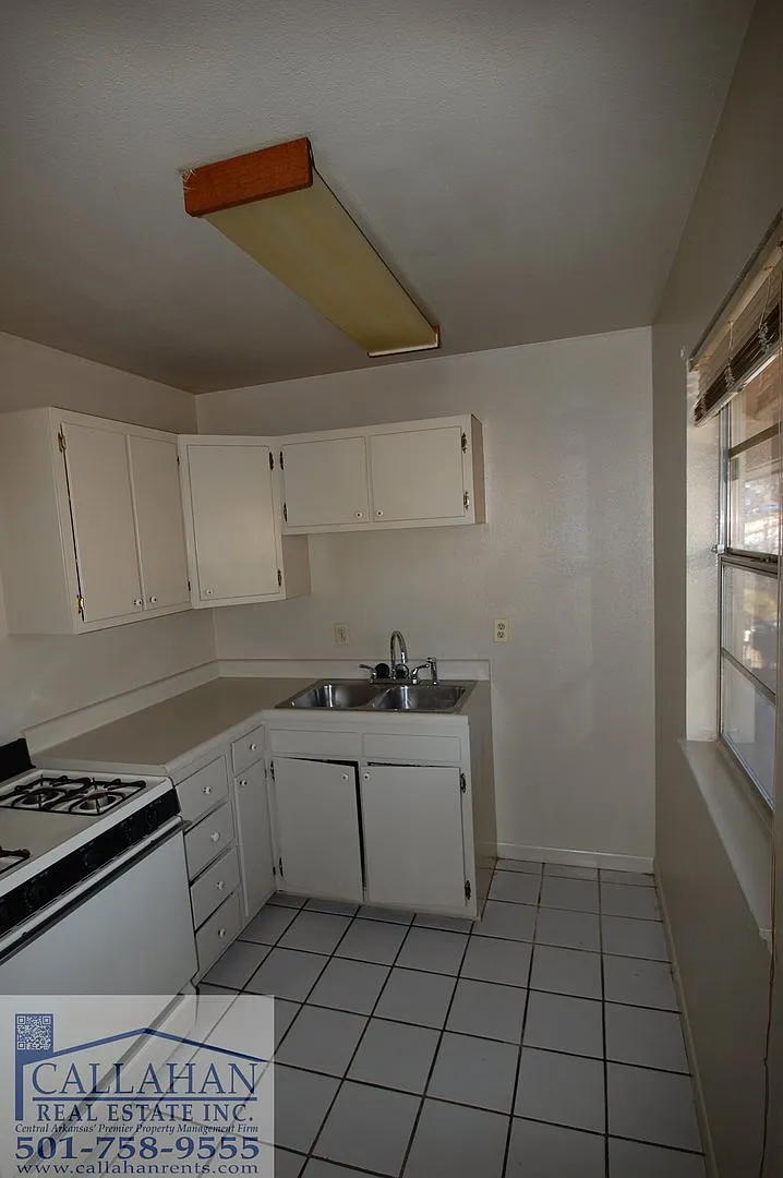 600 W M Ave — Photo 1
